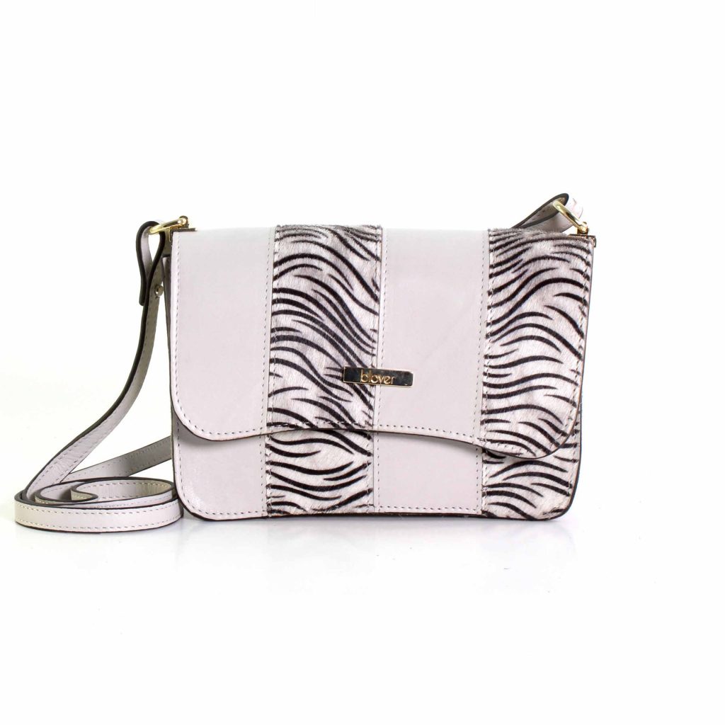 bolsito de piel con animalprint